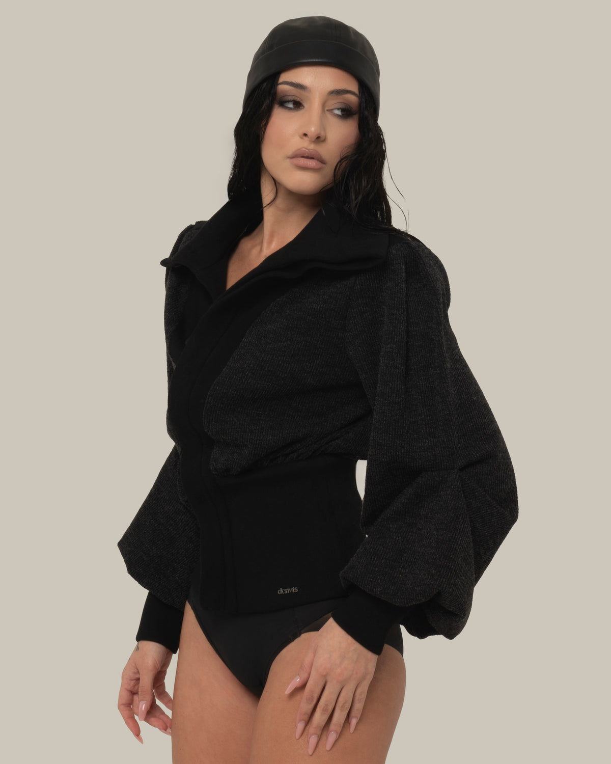 MAGLIA STRUTTURATA NERA