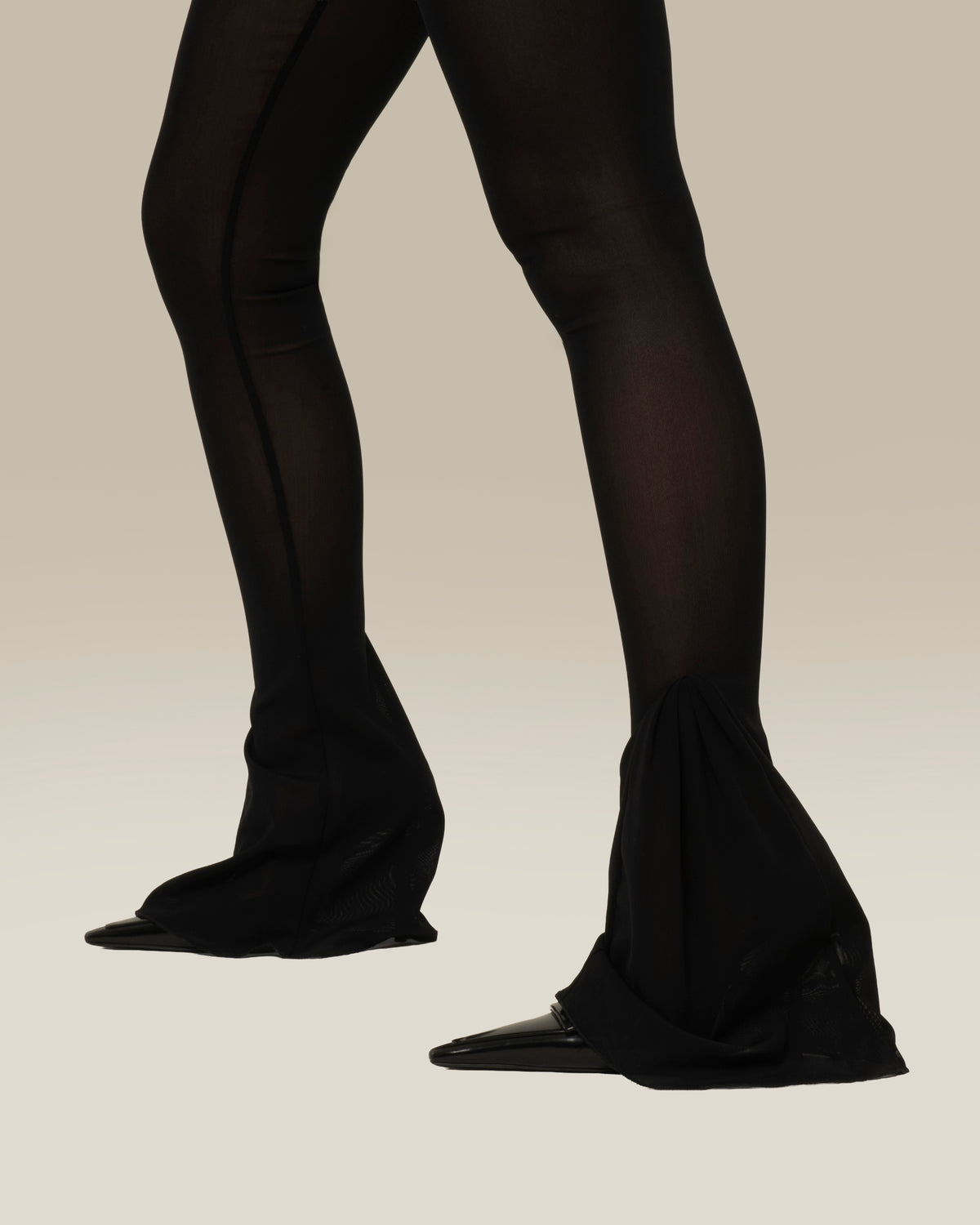 THE PANTACOLLANT BLACK