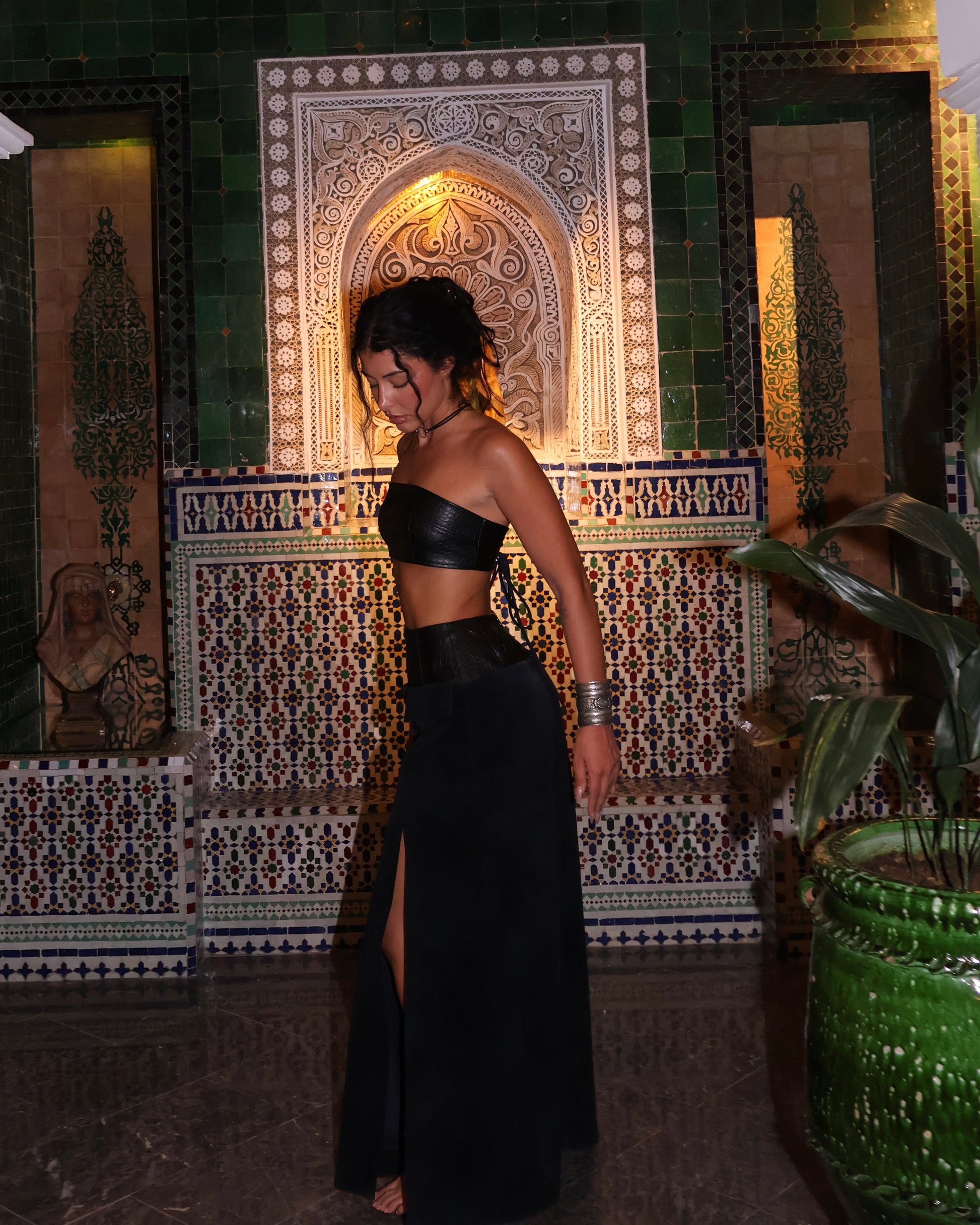 SULTAN'S MUSE - BLACK