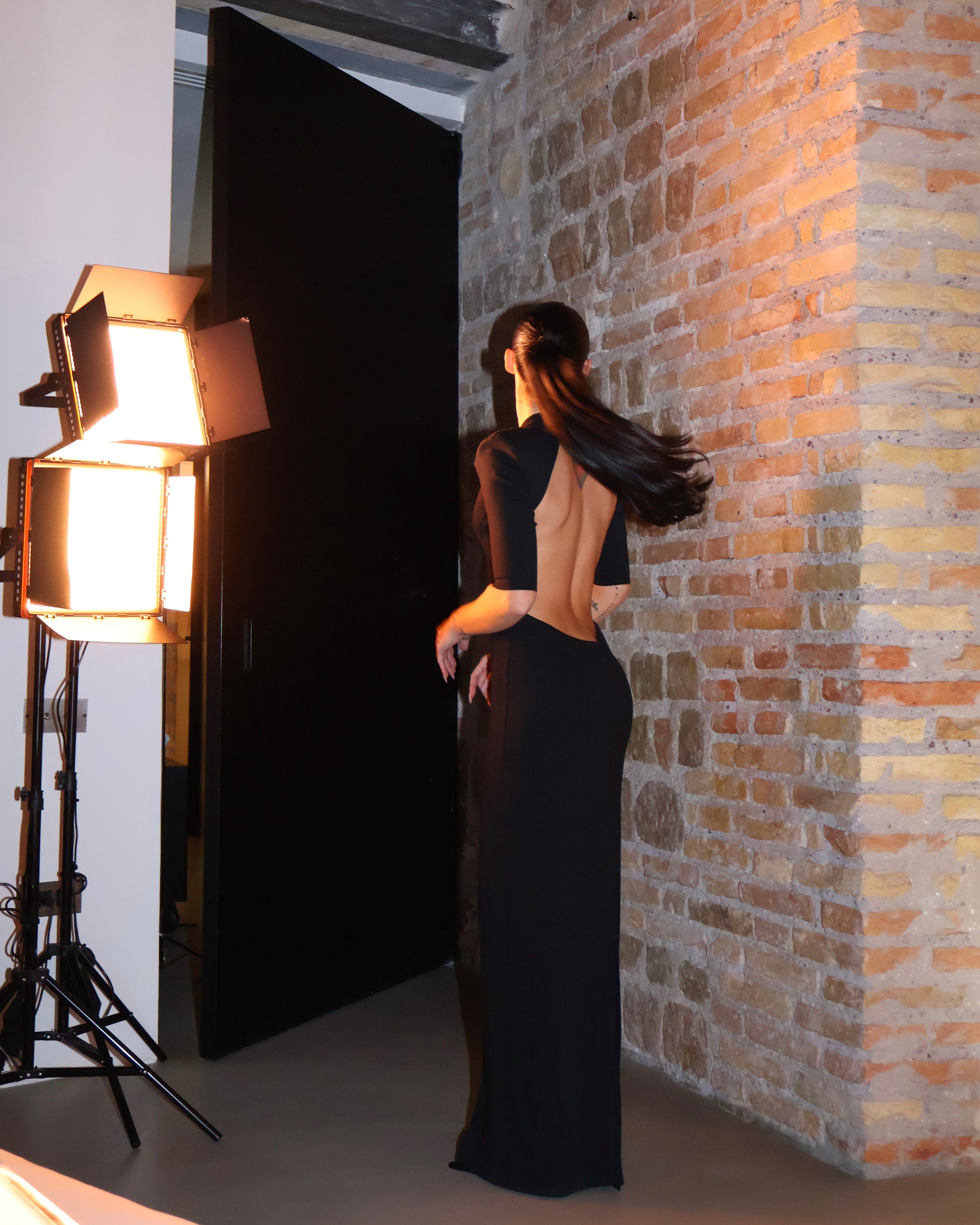 BACKBONE DRESS BLACK